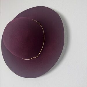 NWT Alexis Rose Style 100%‎ Wool Burgundy Floppy Hat Gold Chain Detail